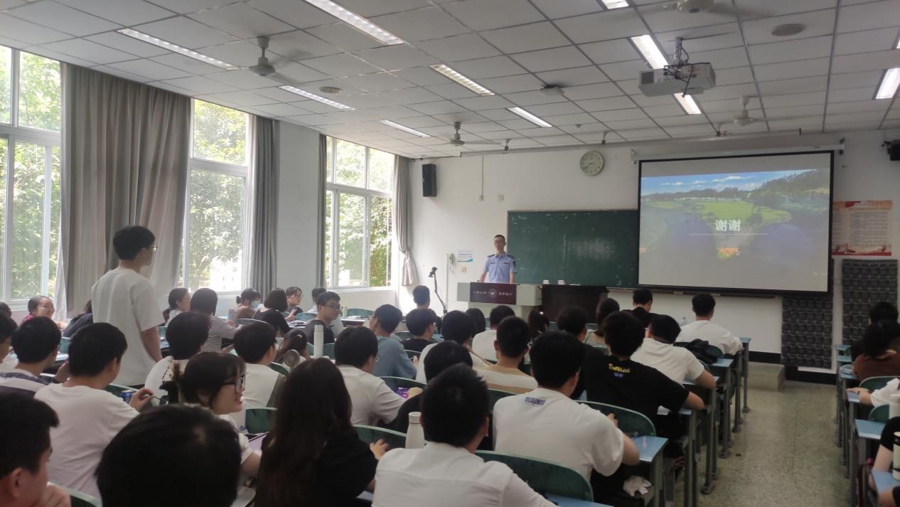 c97e43aaad74f00e55bd6ad747ec9f8